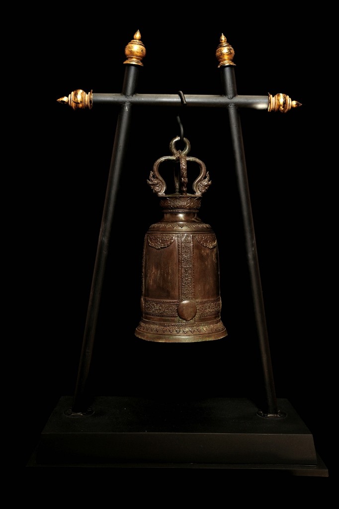 Extremely Rare 19C Bronze Thai Temple Bell #BB457